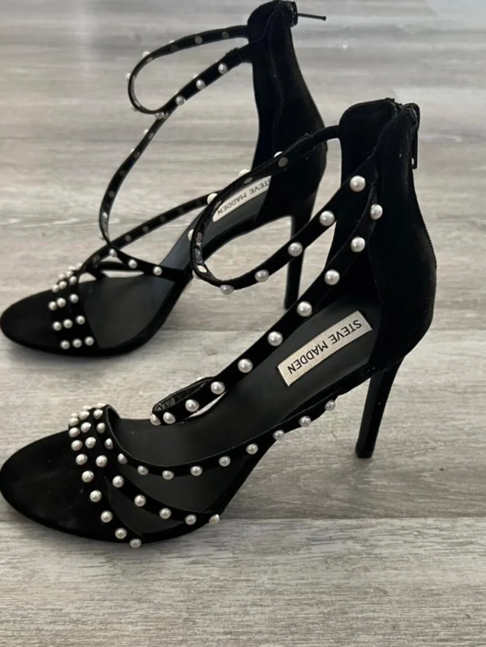 Steve Madden Women's Black Courts